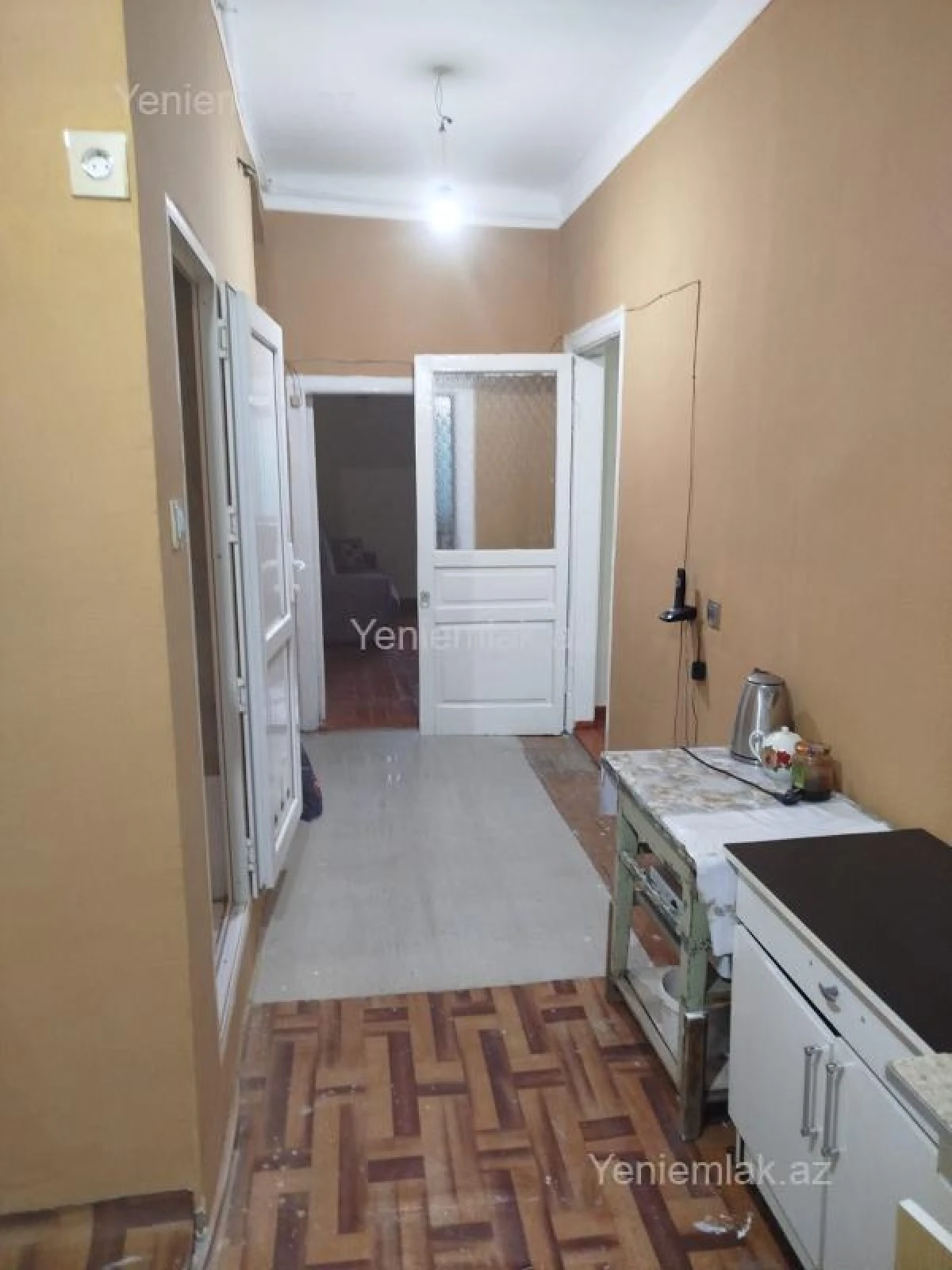 Satılır 2 otaqlı köhnə tikili 55 m²