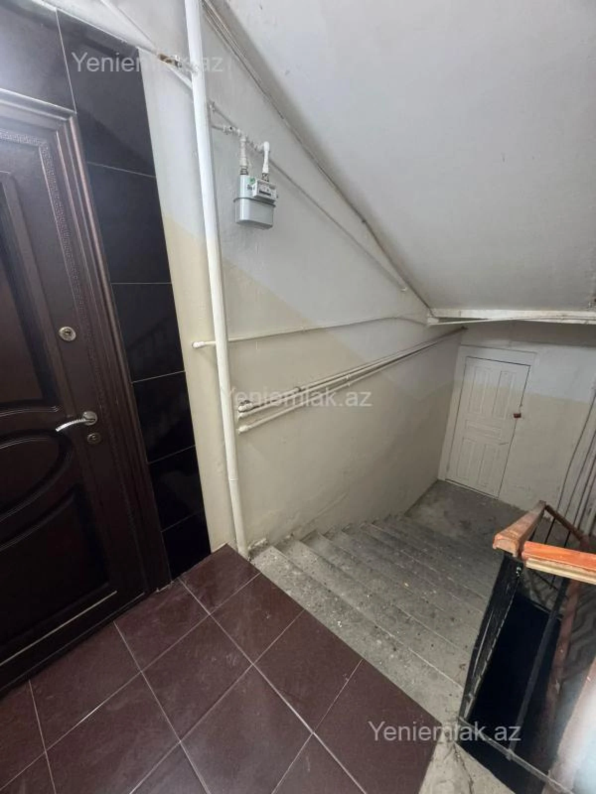 Satılır 4 otaqlı köhnə tikili 110 m²