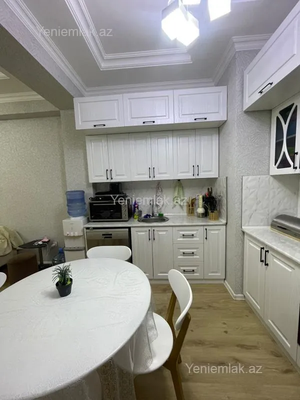 Satılır 3 otaqlı yeni tikili 95 m²