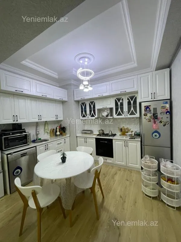Satılır 3 otaqlı yeni tikili 95 m²
