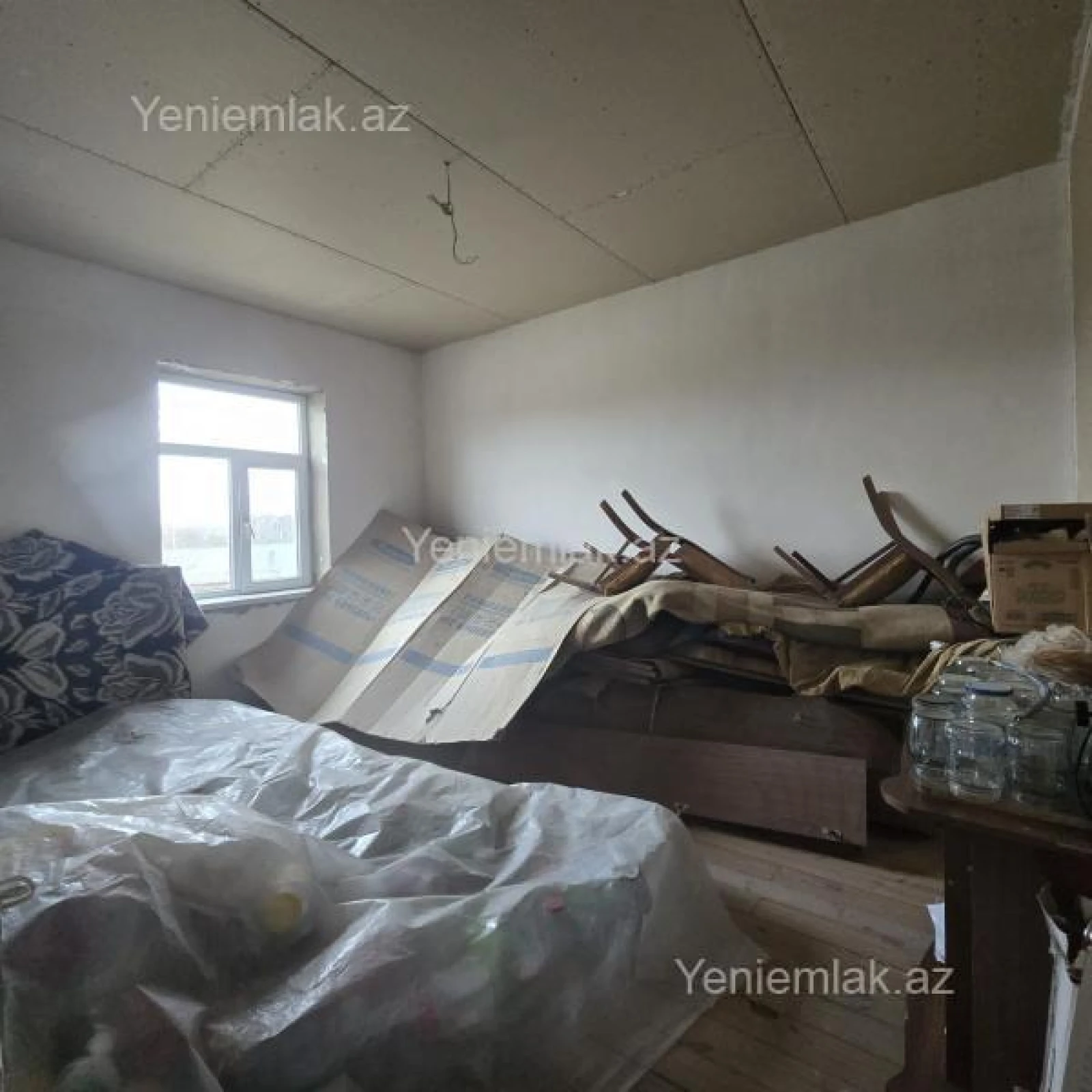 Satılır 5 otaqlı həyət evi 180 m²