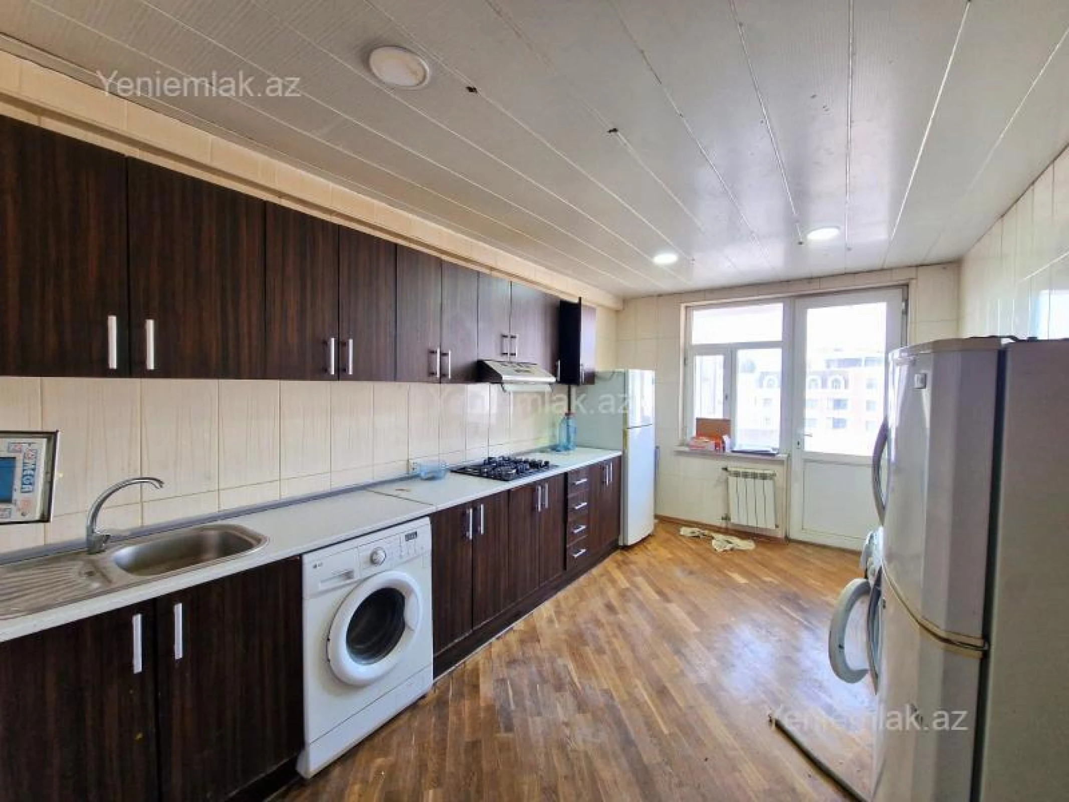 Satılır 3 otaqlı yeni tikili 140 m²