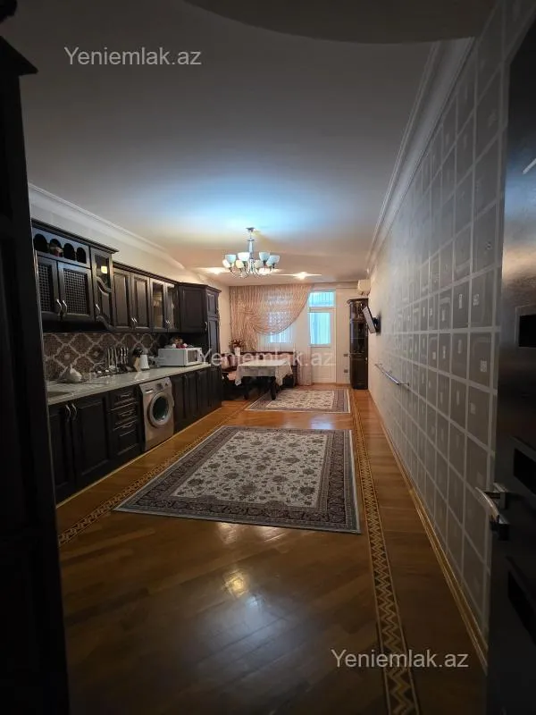 Satılır 3 otaqlı yeni tikili 130 m²