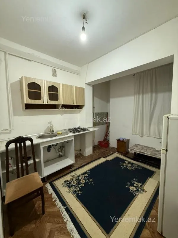 Satılır 1 otaqlı köhnə tikili 40 m²