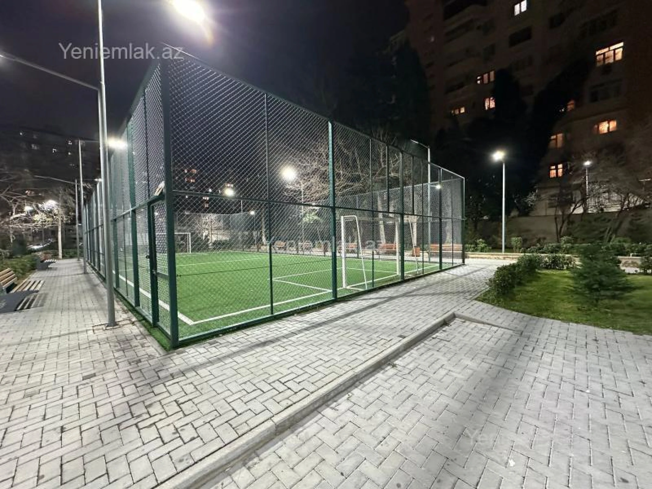 Satılır 1 otaqlı köhnə tikili 40 m²