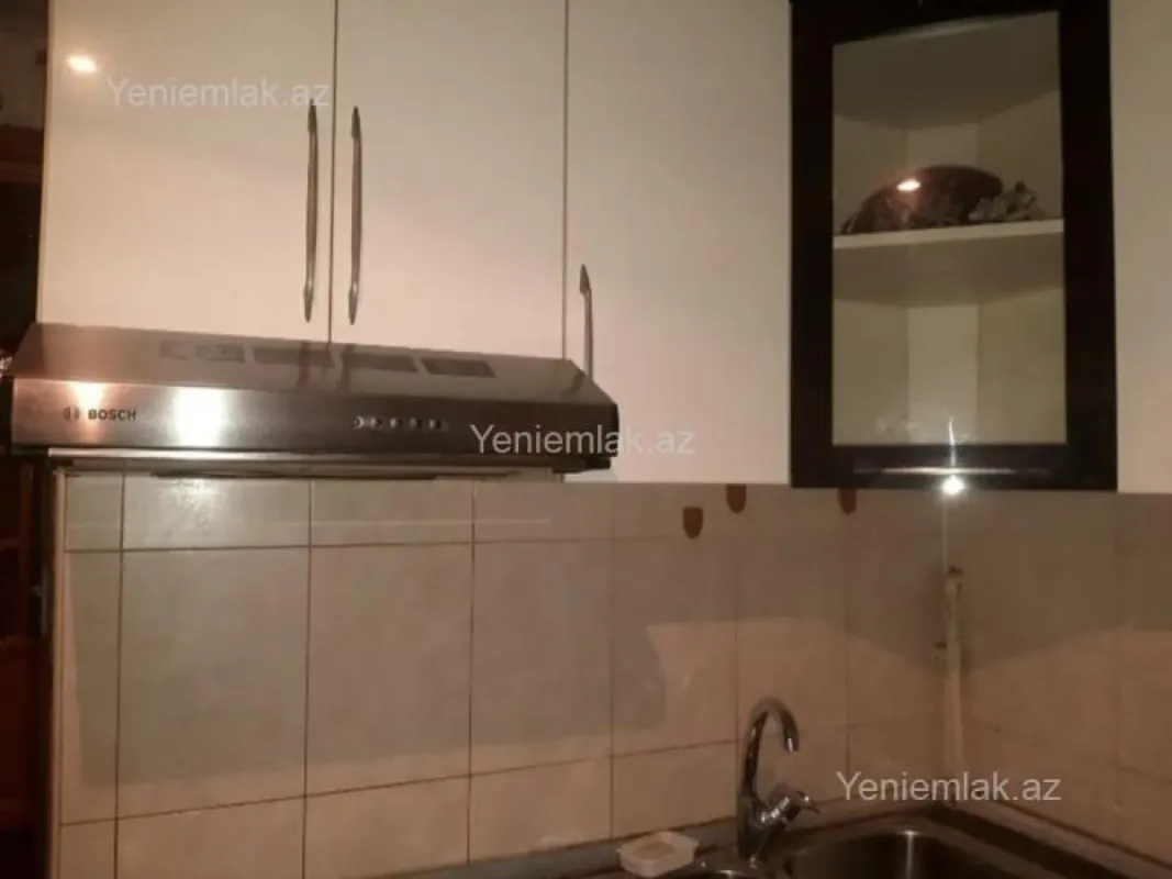 Satılır 2 otaqlı köhnə tikili 50 m²