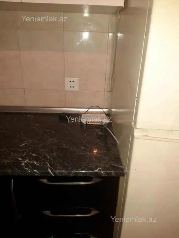 Satılır 2 otaqlı köhnə tikili 50 m²