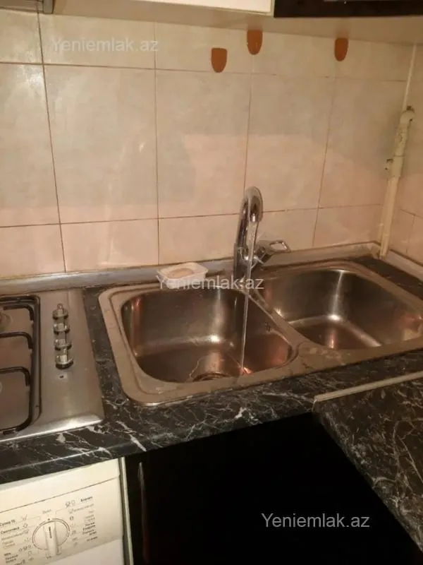 Satılır 2 otaqlı köhnə tikili 50 m²