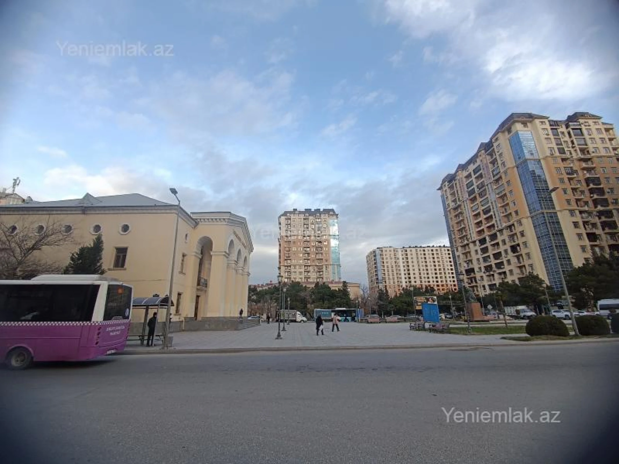 Satılır 2 otaqlı yeni tikili 80 m²