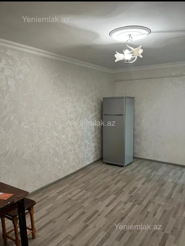 Satılır 1 otaqlı köhnə tikili 30 m²