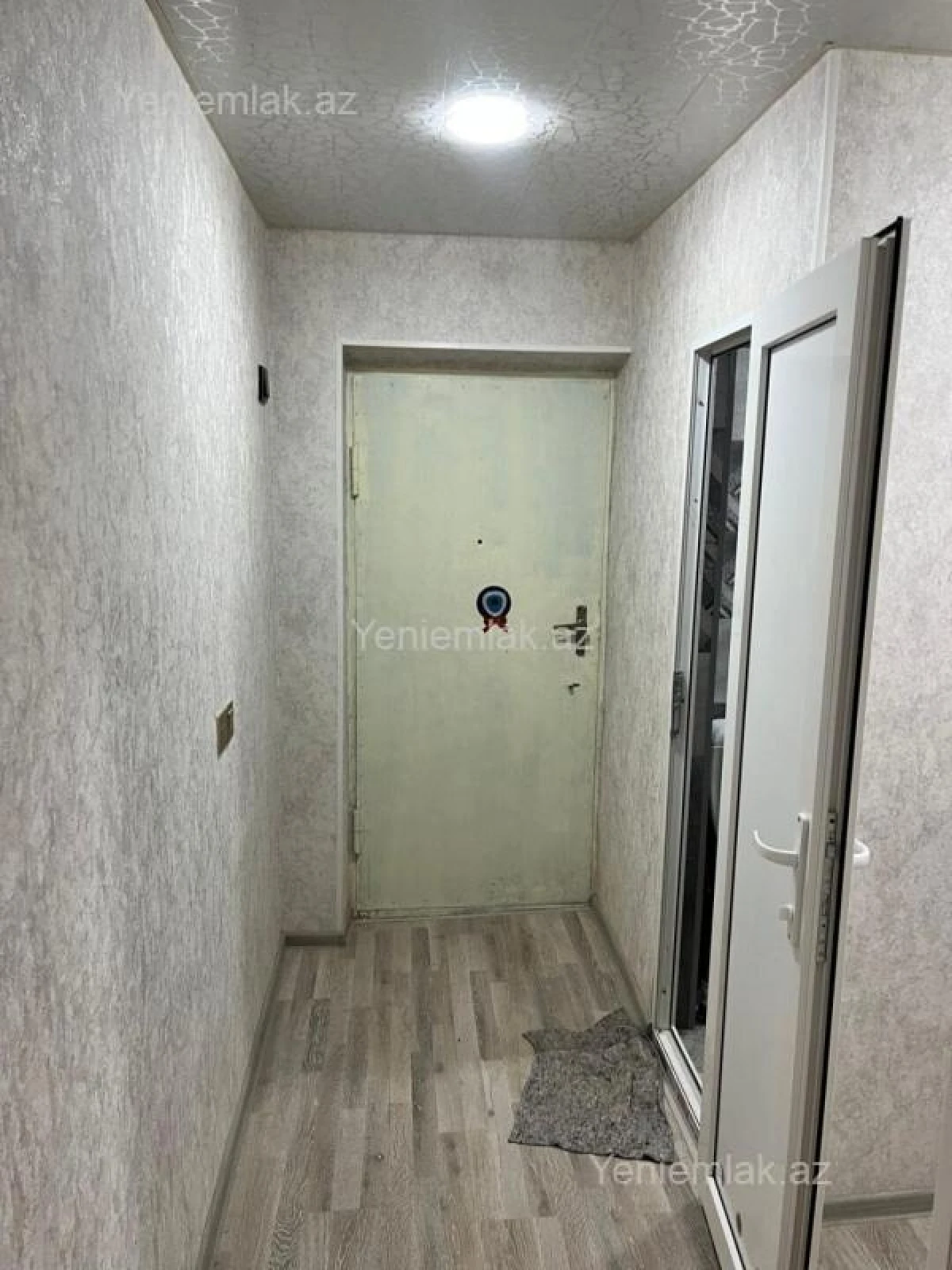 Satılır 1 otaqlı köhnə tikili 30 m²