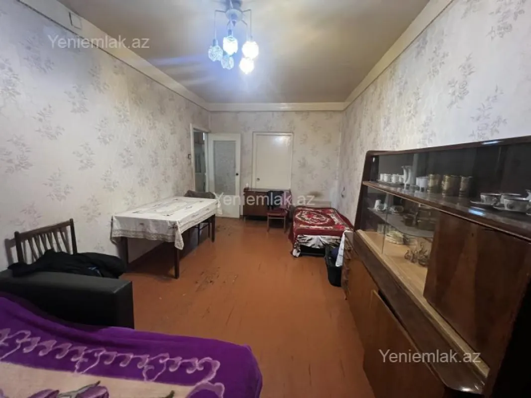 Satılır 3 otaqlı köhnə tikili 80 m²