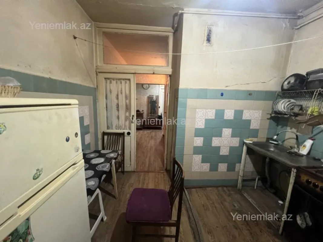 Satılır 3 otaqlı köhnə tikili 80 m²