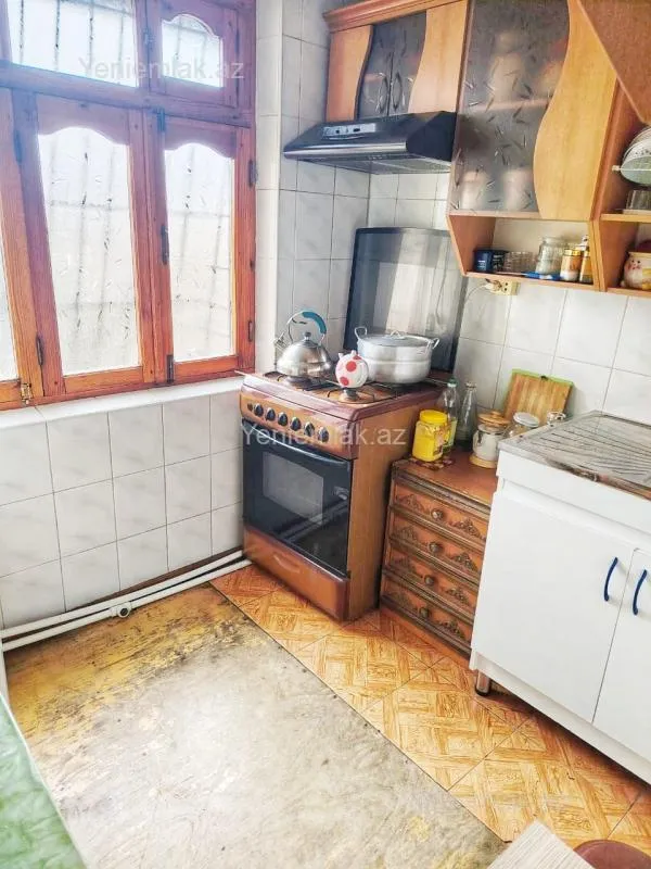 Satılır 3 otaqlı köhnə tikili 90 m²