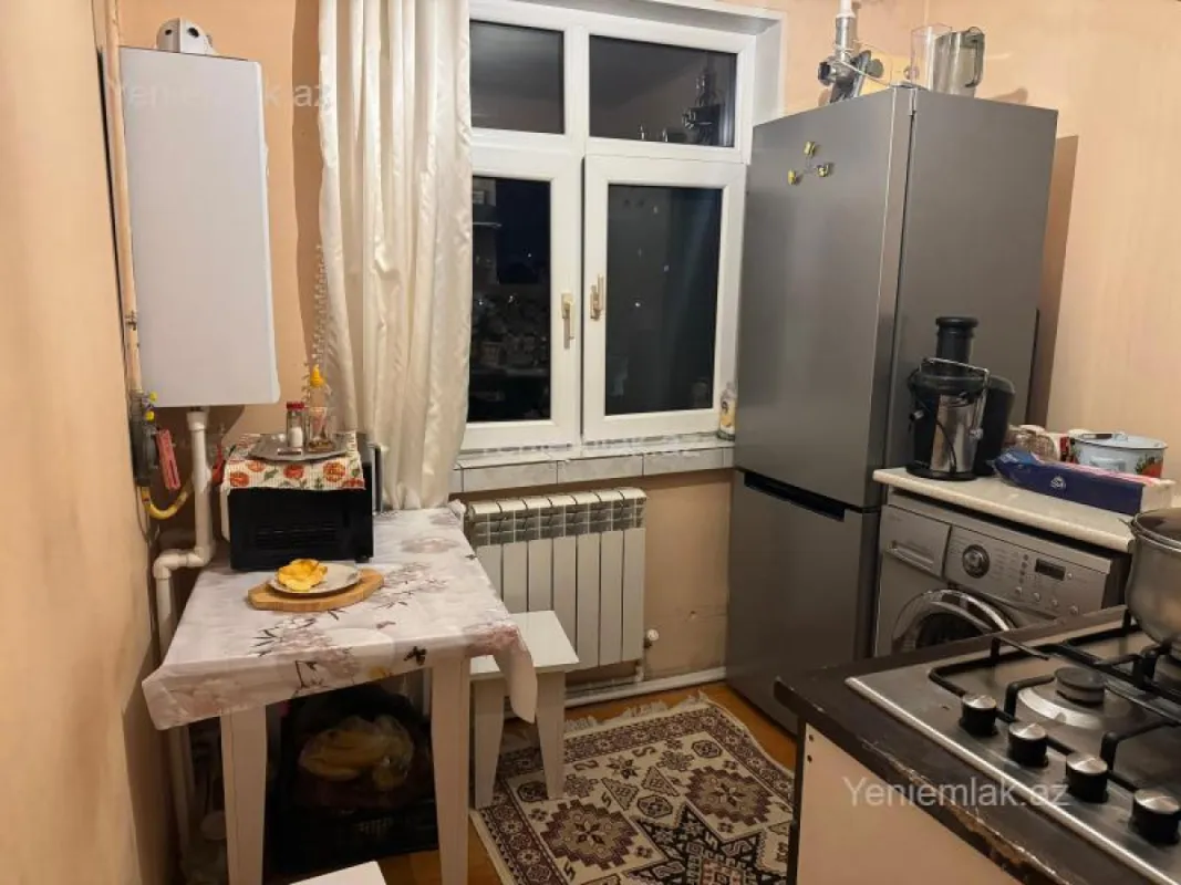 Satılır 2 otaqlı köhnə tikili 45 m²