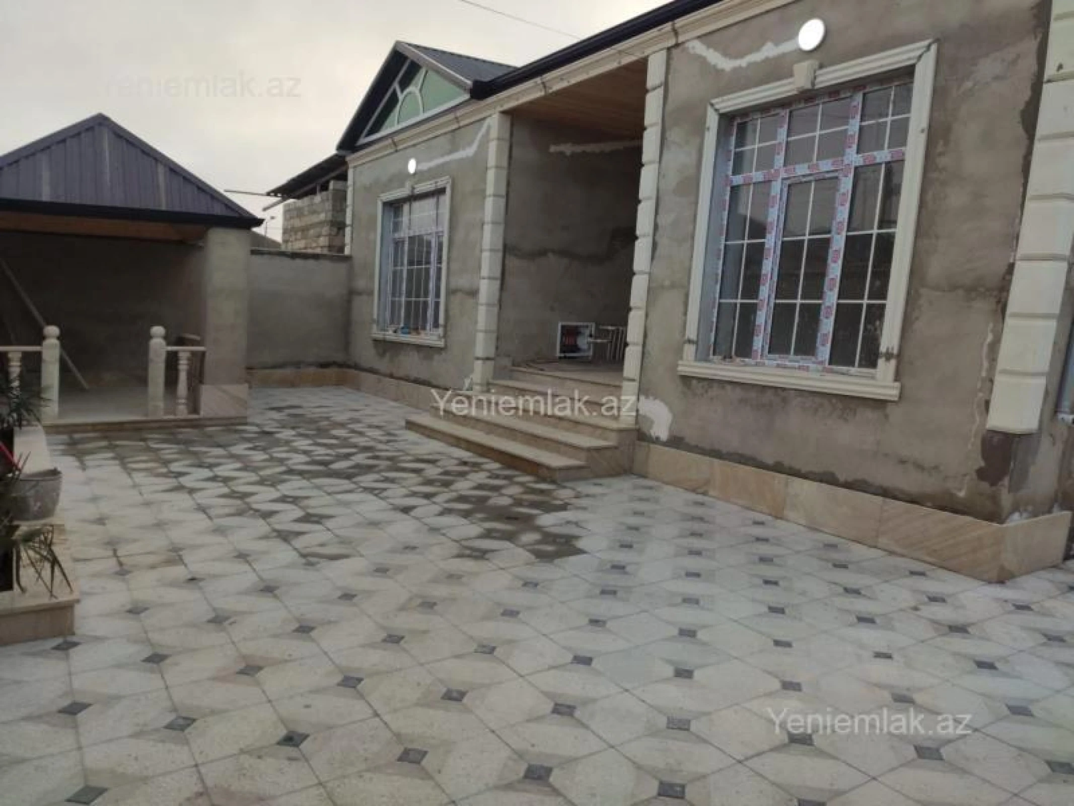 Satılır 4 otaqlı həyət evi 140 m²