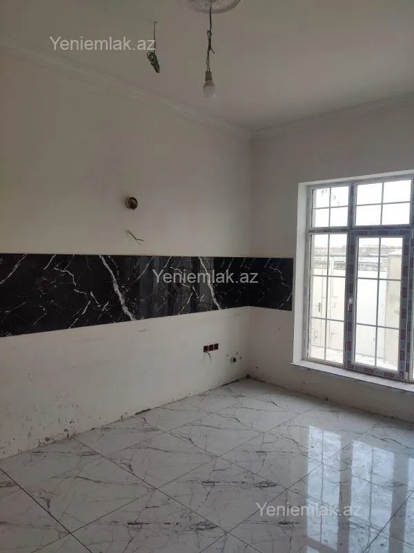 Satılır 4 otaqlı həyət evi 140 m²