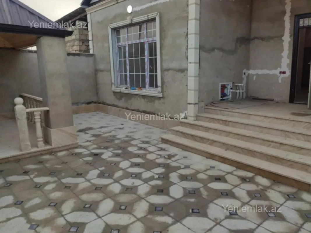 Satılır 4 otaqlı həyət evi 140 m²