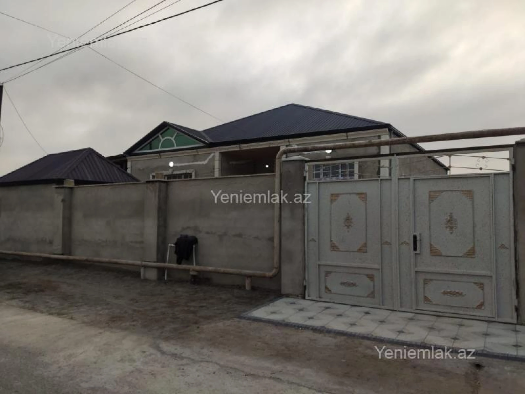 Satılır 4 otaqlı həyət evi 140 m²