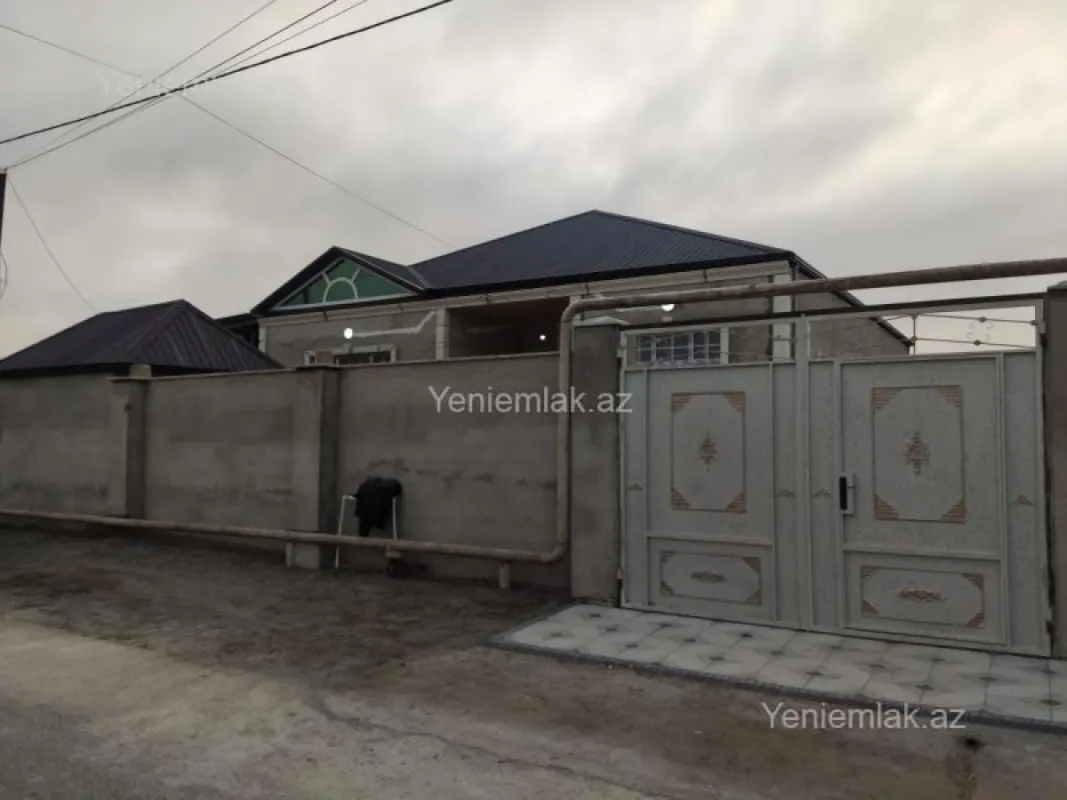 Satılır 4 otaqlı həyət evi 140 m²