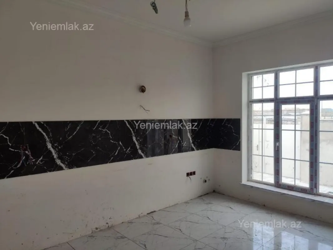 Satılır 4 otaqlı həyət evi 140 m²