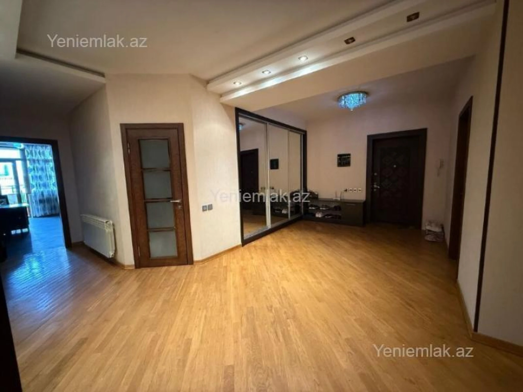 Satılır 3 otaqlı yeni tikili 169 m²
