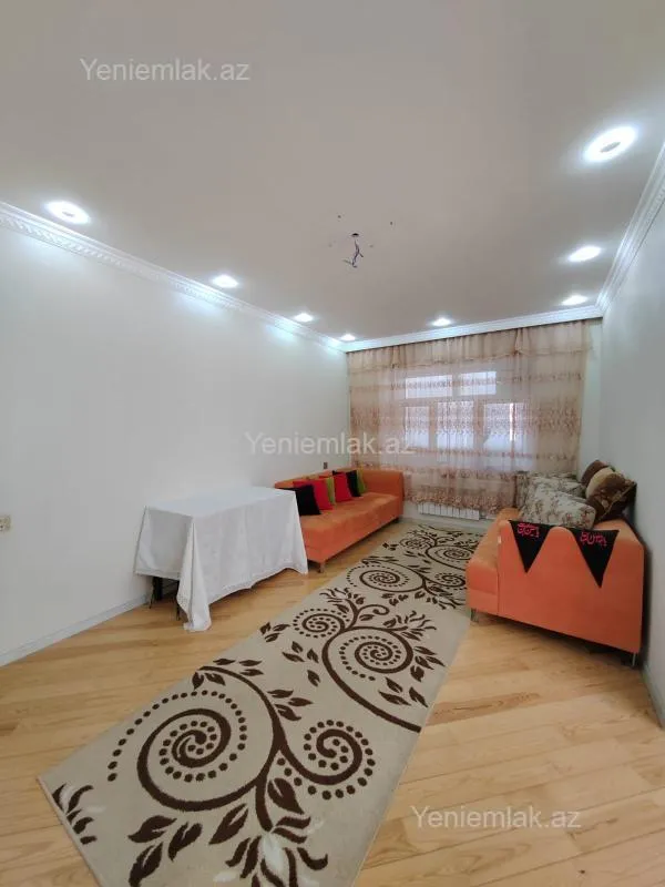 Satılır 2 otaqlı köhnə tikili 65 m²
