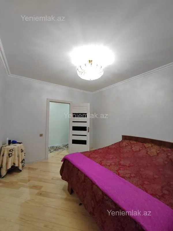 Satılır 2 otaqlı köhnə tikili 65 m²