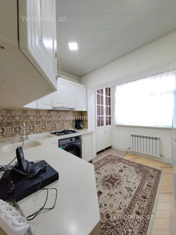Satılır 2 otaqlı köhnə tikili 65 m²