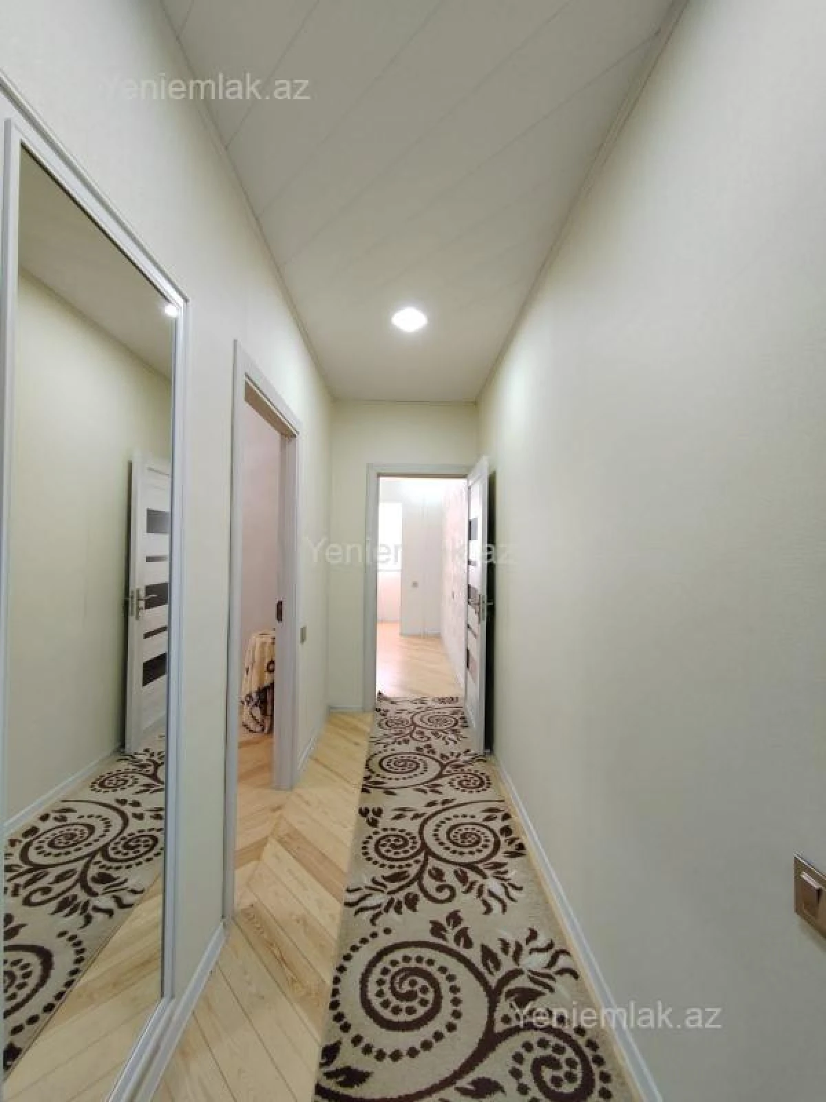 Satılır 2 otaqlı köhnə tikili 65 m²