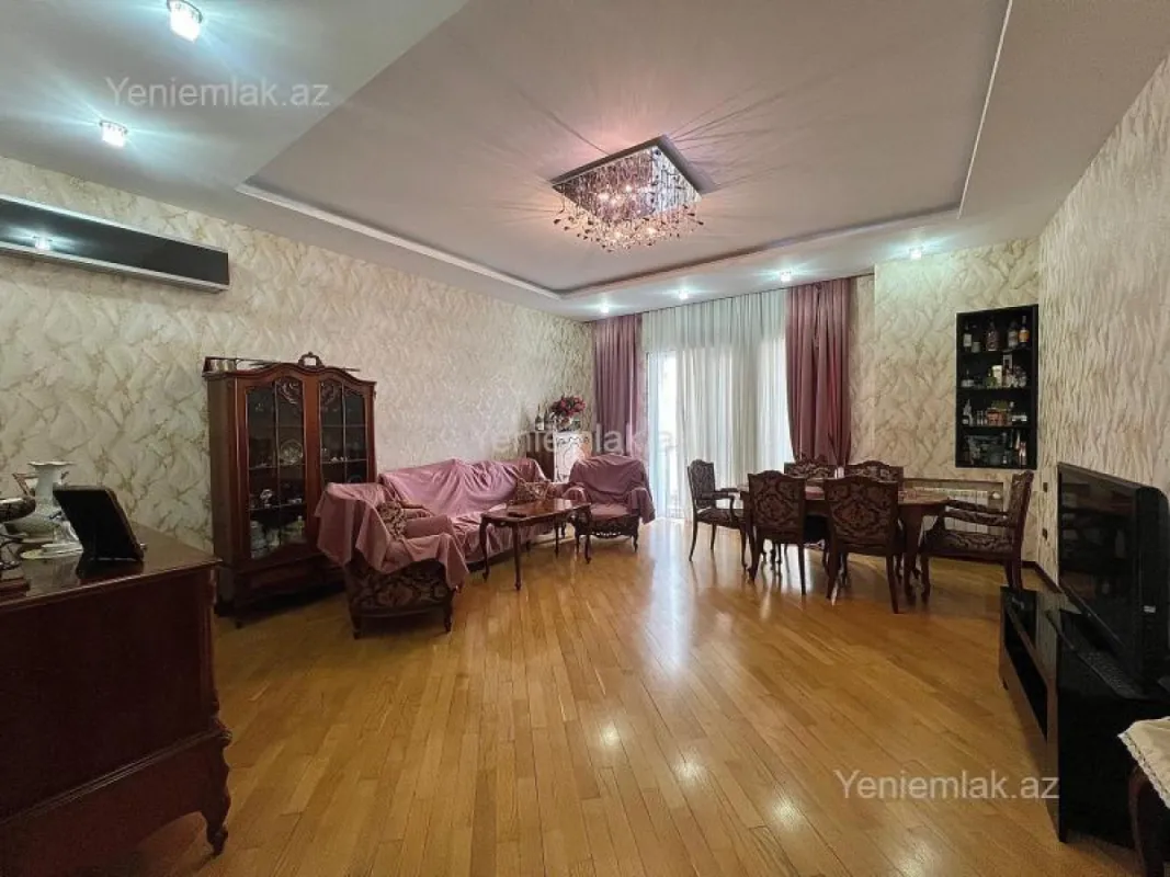 Satılır 4 otaqlı yeni tikili 180 m²