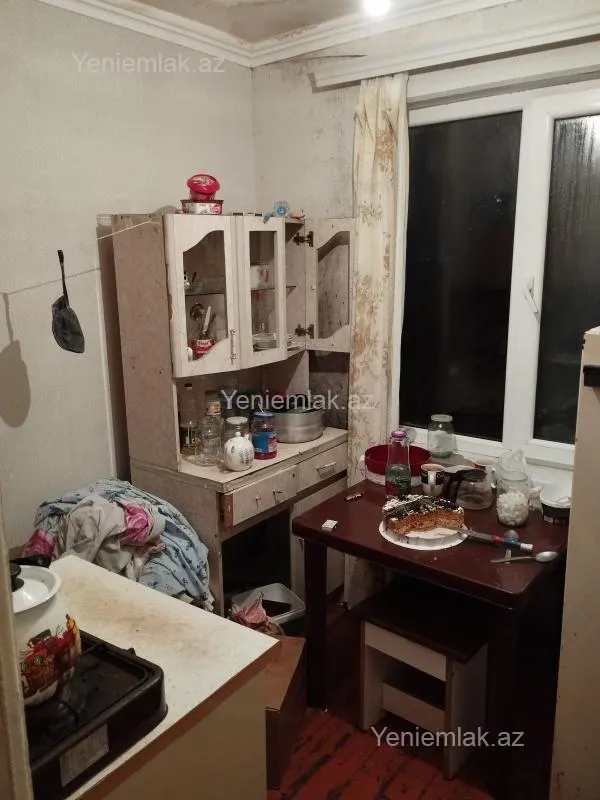 Satılır 1 otaqlı köhnə tikili 31 m²