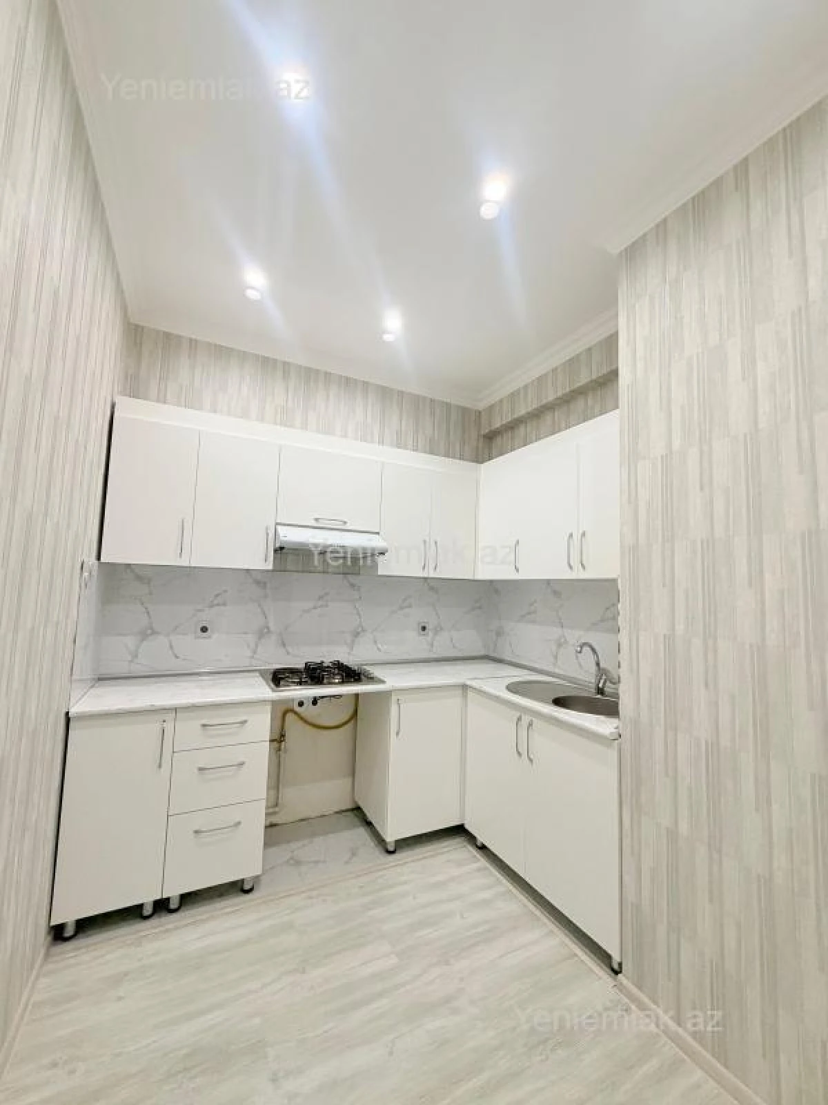 Satılır 2 otaqlı yeni tikili 61 m²