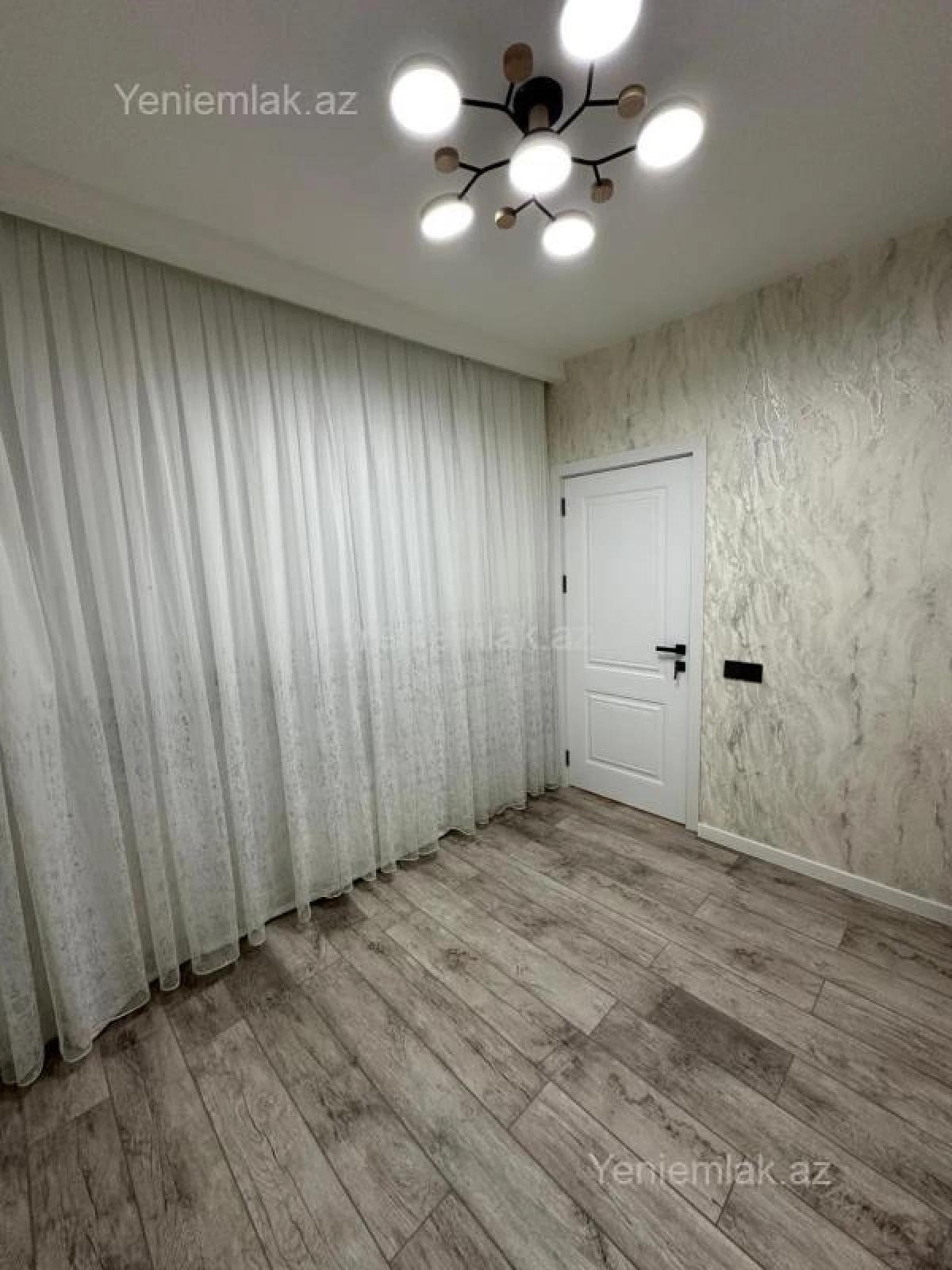 Satılır 3 otaqlı yeni tikili 77 m²