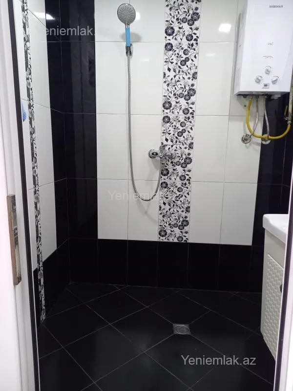 Satılır 3 otaqlı köhnə tikili 75 m²