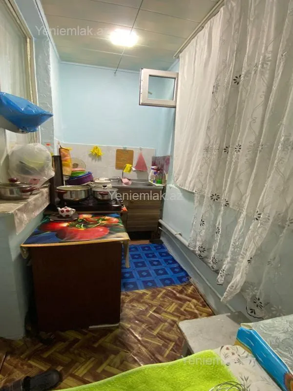 Satılır 1 otaqlı köhnə tikili 35 m²