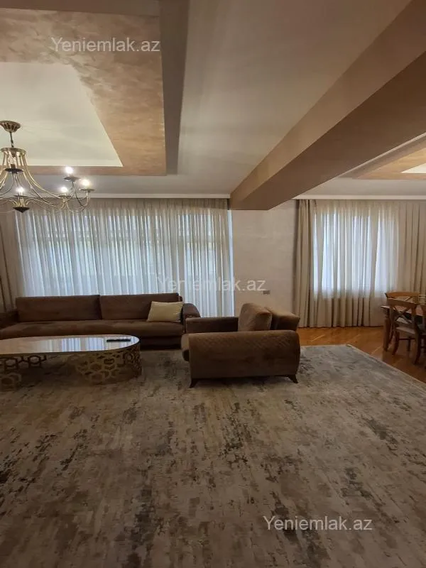 Satılır 4 otaqlı yeni tikili 131 m²