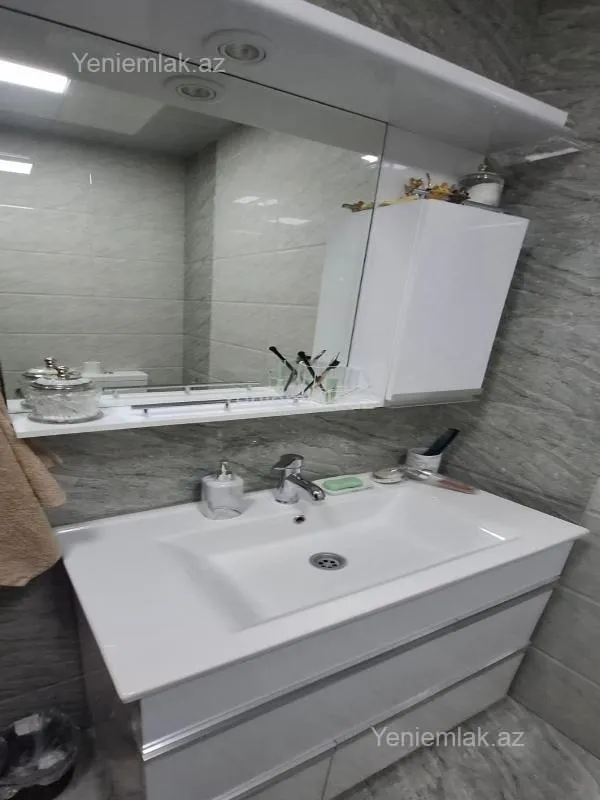 Satılır 4 otaqlı yeni tikili 131 m²