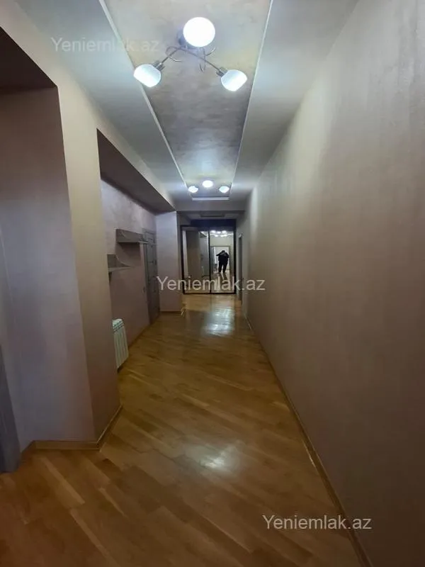 Satılır 4 otaqlı yeni tikili 131 m²