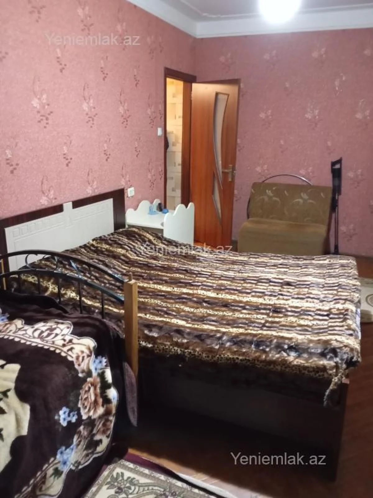 Satılır 2 otaqlı köhnə tikili 65 m²