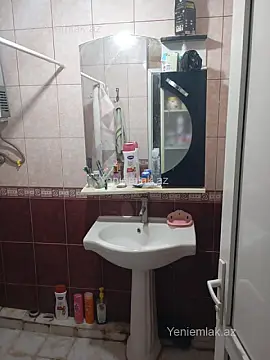 Satılır 2 otaqlı köhnə tikili 65 m²