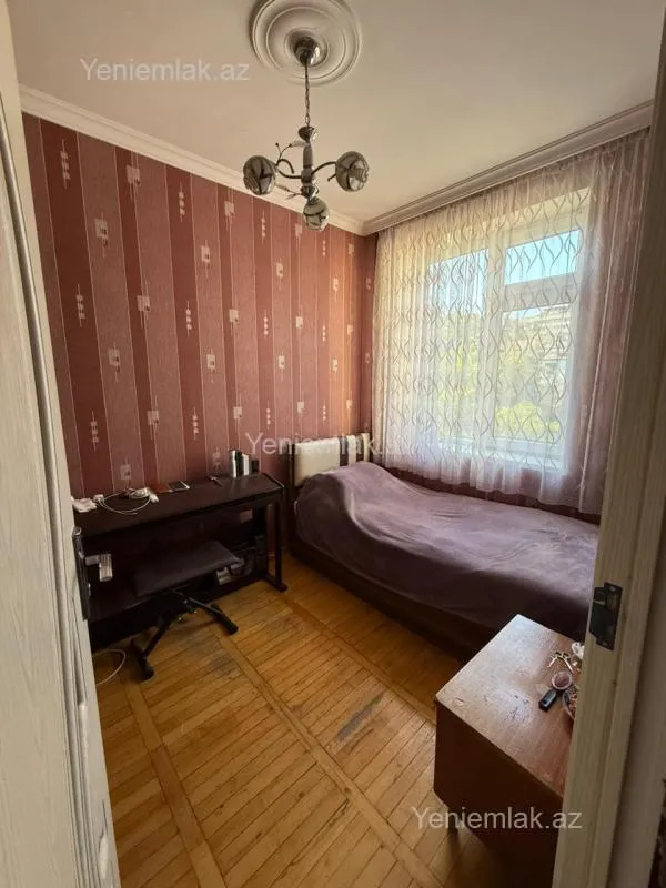 Satılır 3 otaqlı köhnə tikili 80 m²