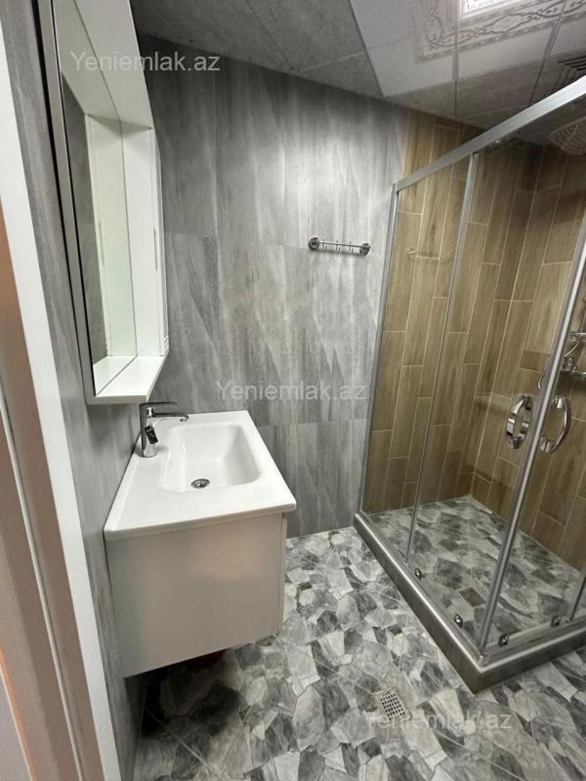 Satılır 2 otaqlı köhnə tikili 45 m²