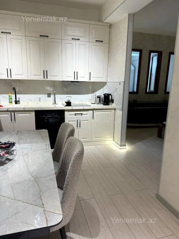 Satılır 2 otaqlı yeni tikili 60 m²