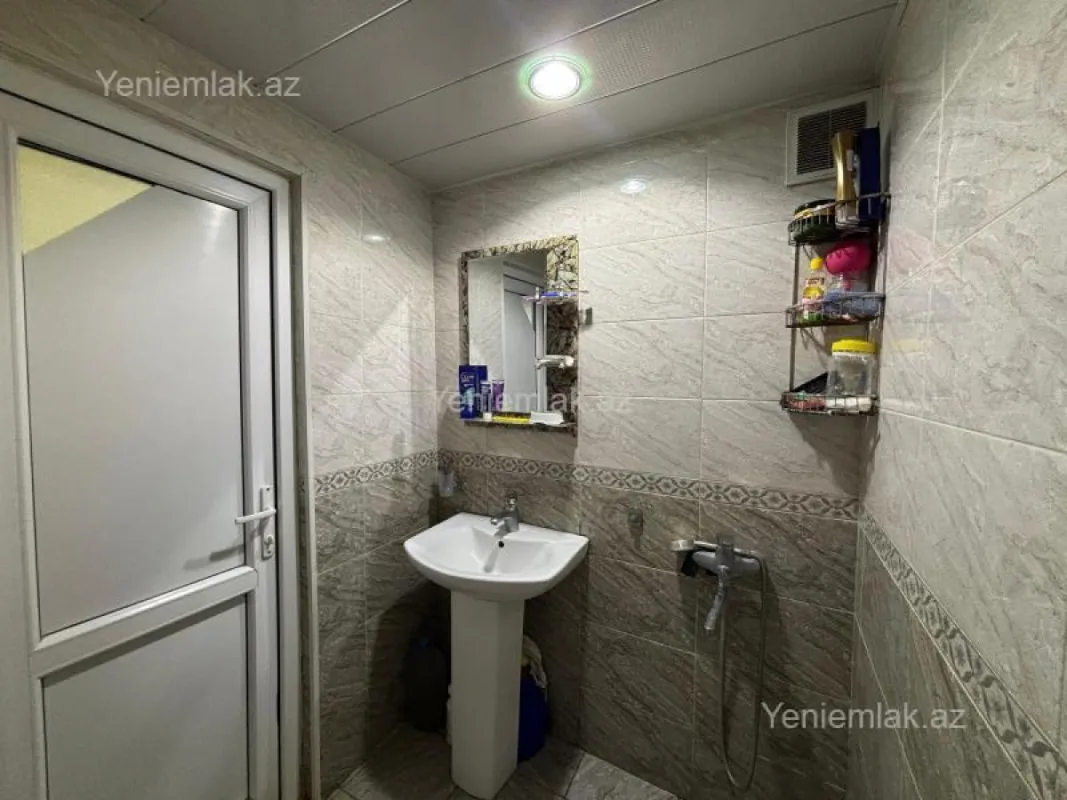 Satılır 3 otaqlı köhnə tikili 75 m²