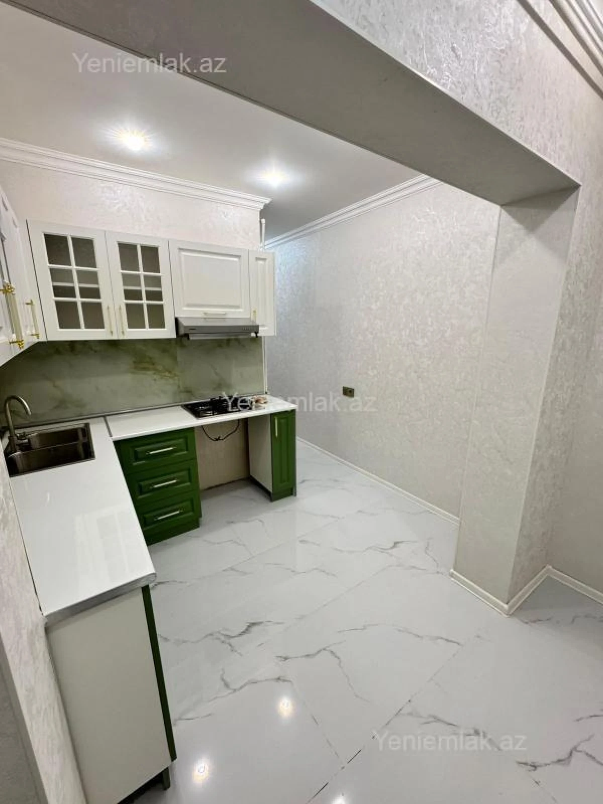 Satılır 3 otaqlı köhnə tikili 90 m²