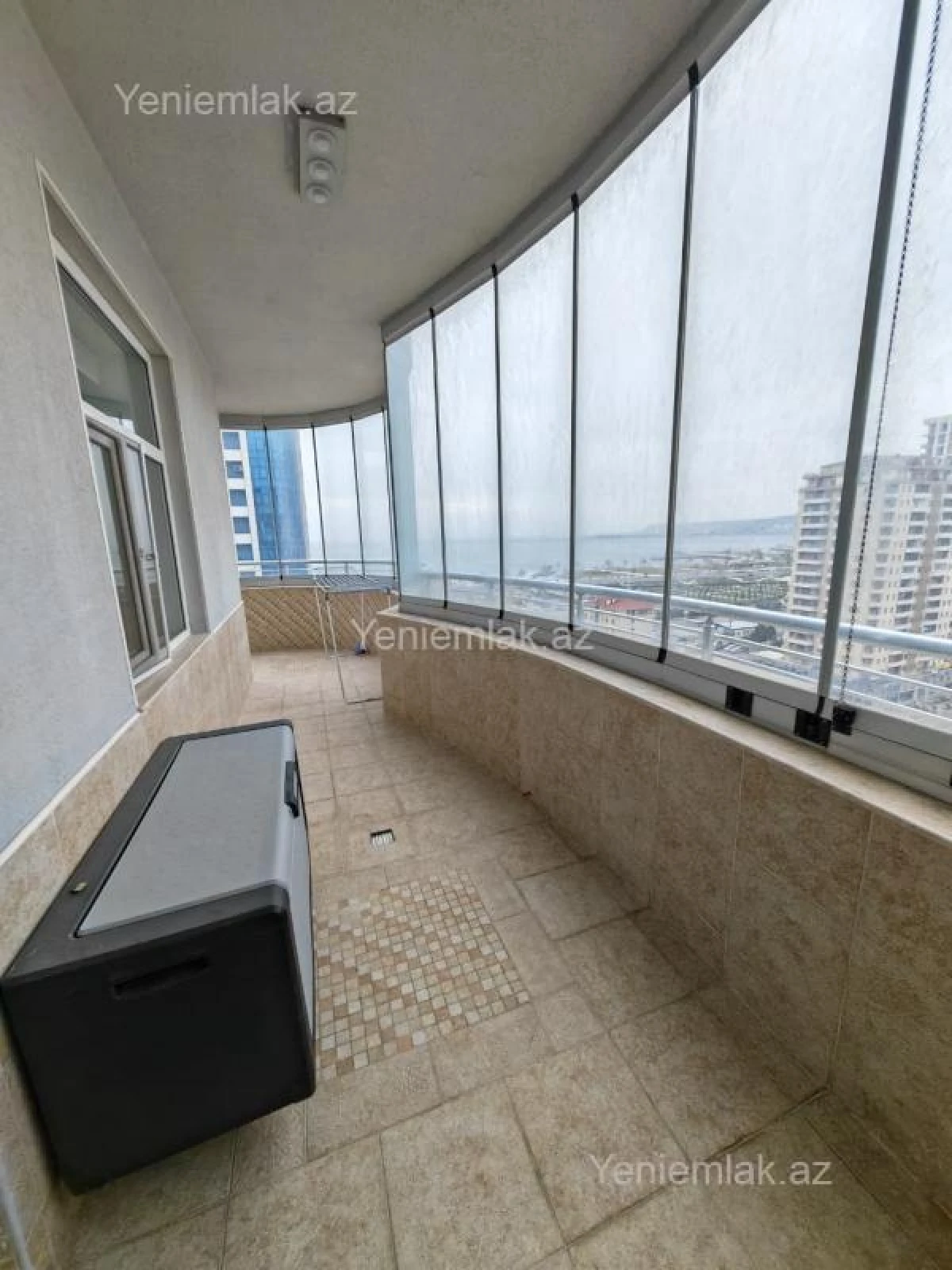 Satılır 3 otaqlı yeni tikili 130 m²