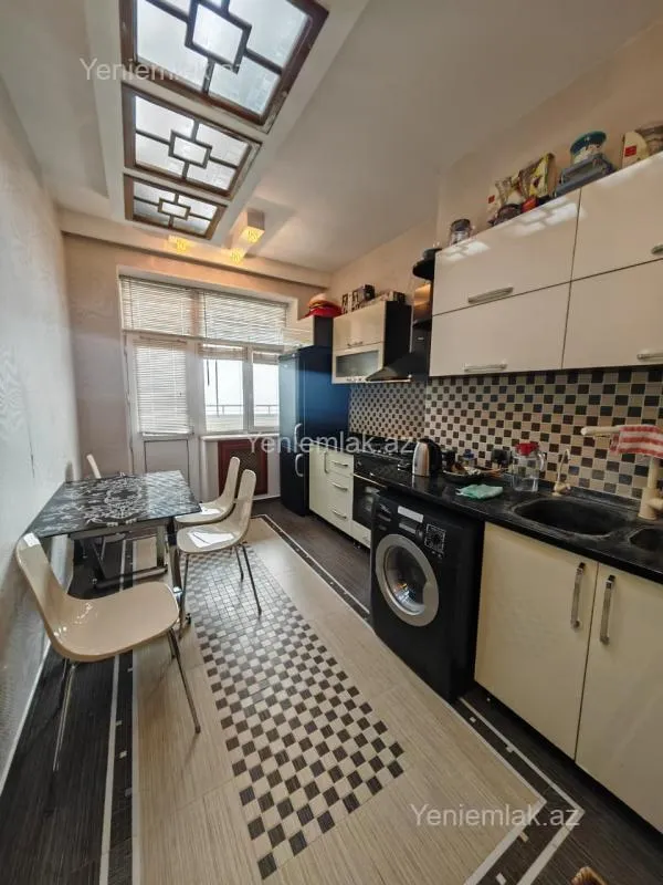 Satılır 3 otaqlı yeni tikili 130 m²