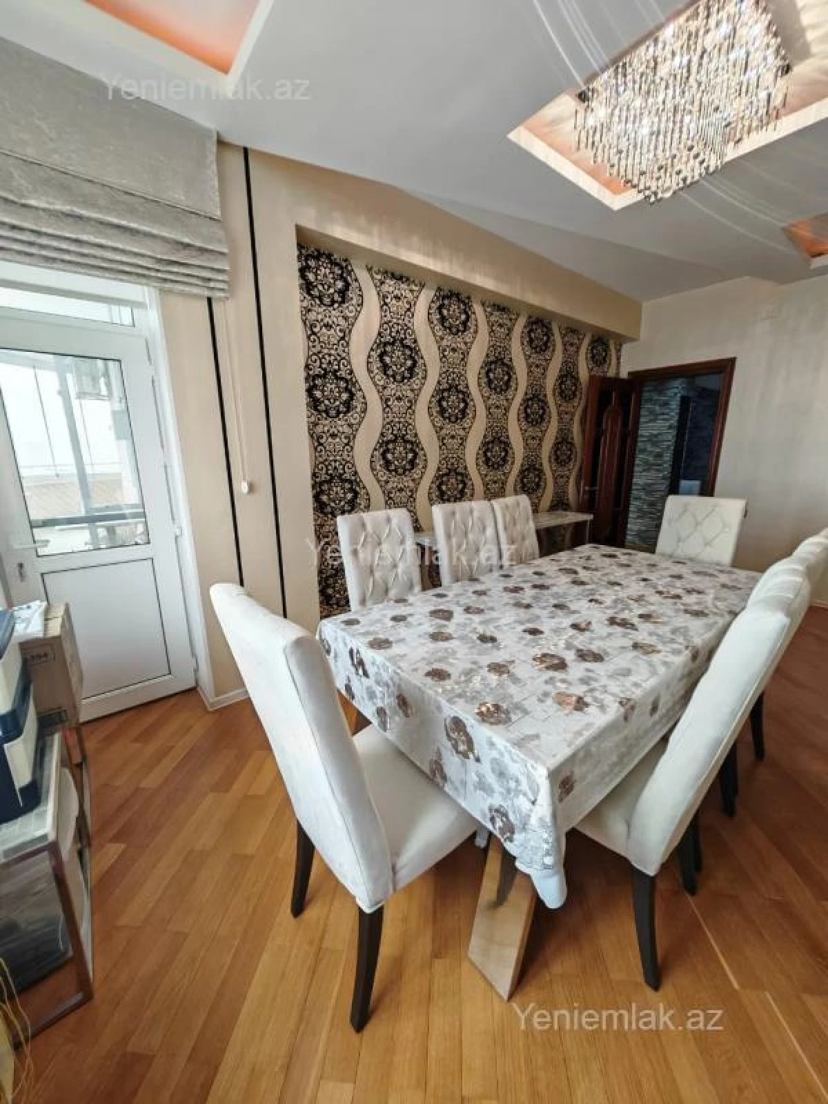 Satılır 3 otaqlı yeni tikili 130 m²