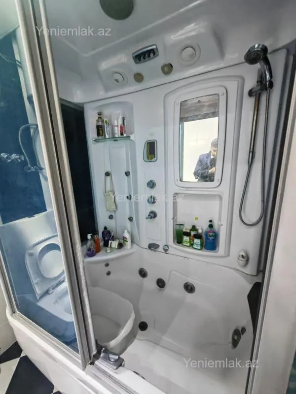 Satılır 3 otaqlı yeni tikili 130 m²